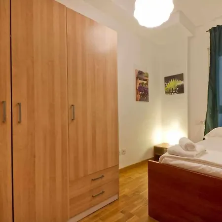 Comfortable 4 2bath W Balcony Apartment Barcelona