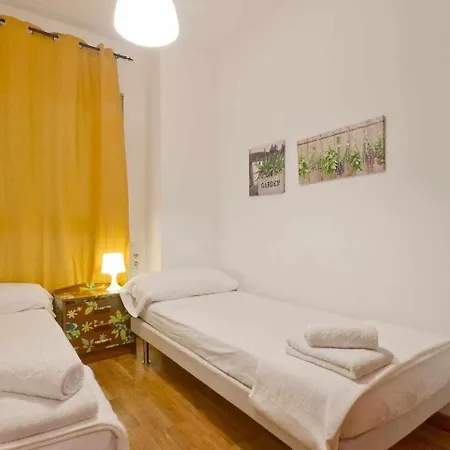 Apartment Comfortable 4 2bath W Balcony Barcelona