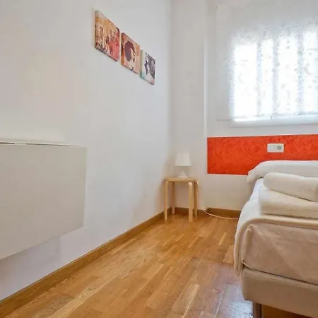 Comfortable 4 2bath W Balcony Apartment