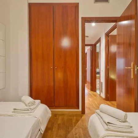 Apartment Comfortable 4 2bath W Balcony *