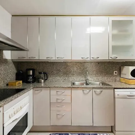 Apartment Comfortable 4 2bath W Balcony *