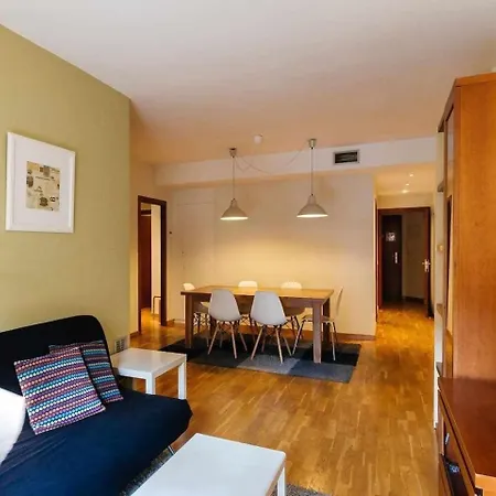 Comfortable 4 2bath W Balcony *