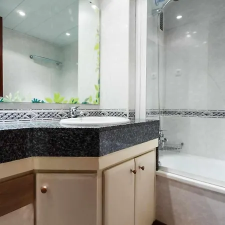 Apartment Comfortable 4 2bath W Balcony