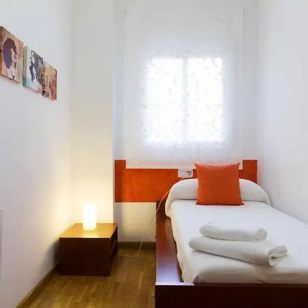 Apartment Comfortable 4 2bath W Balcony Barcelona