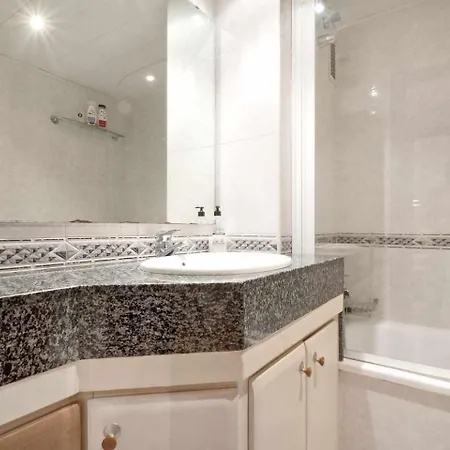 Comfortable 4 2bath W Balcony * Barcelona