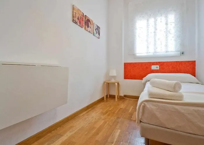 Comfortable 4 2bath W Balcony Lejlighed