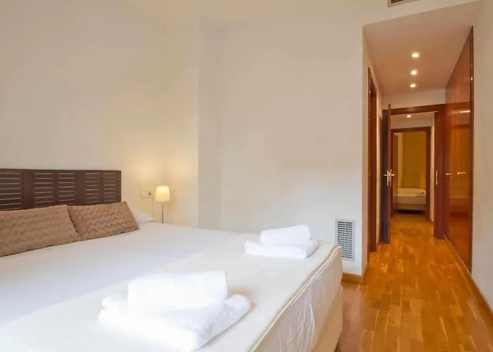 Comfortable 4 2bath W Balcony Lejlighed *